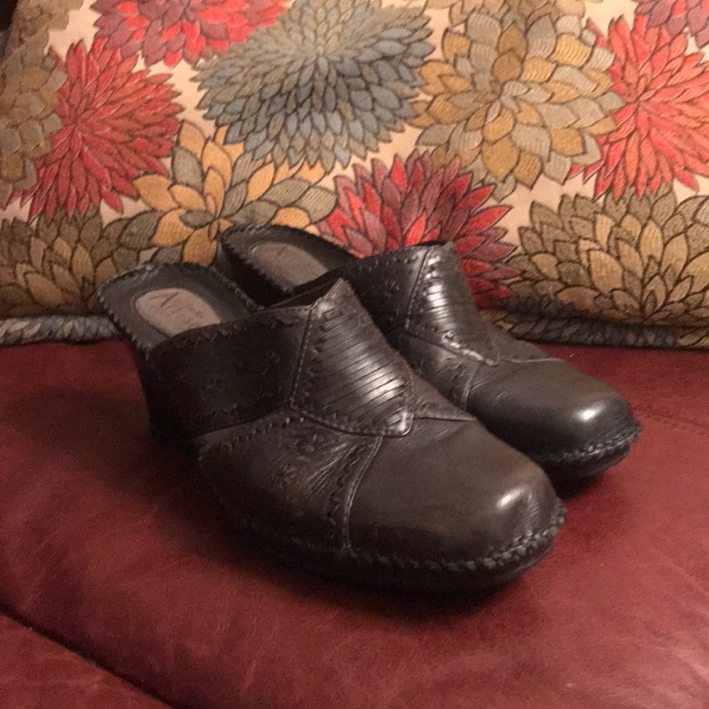 Clark’s Artisan Mules